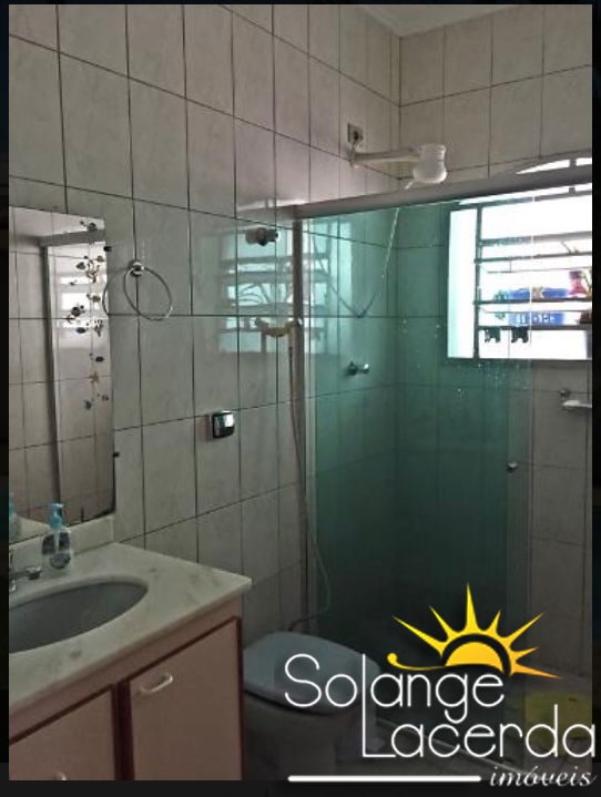 Térrea - com piscina - amplo terreno - a 300 metros da orla  - foto 11