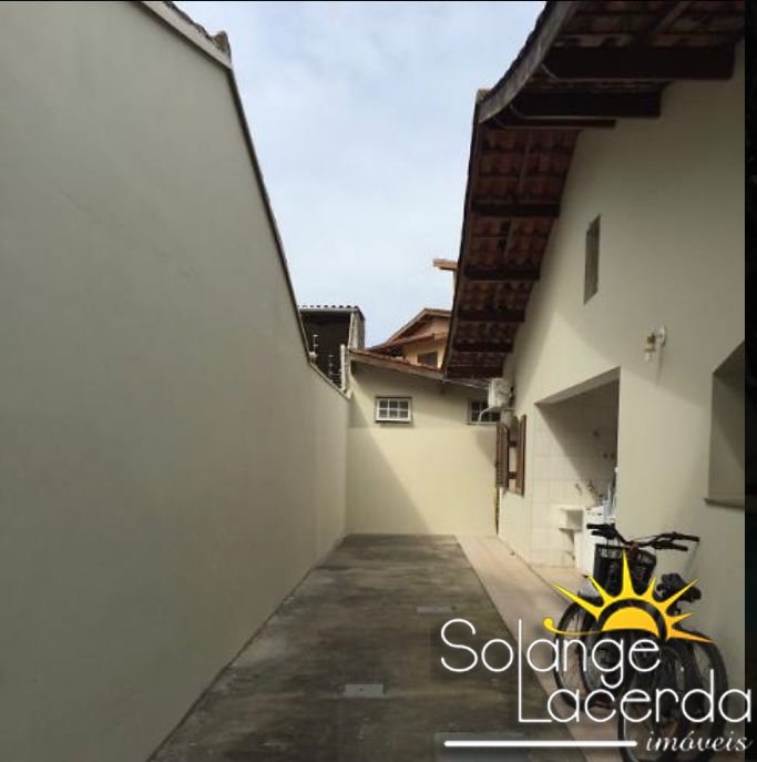 Térrea - com piscina - amplo terreno - a 300 metros da orla  - foto 14