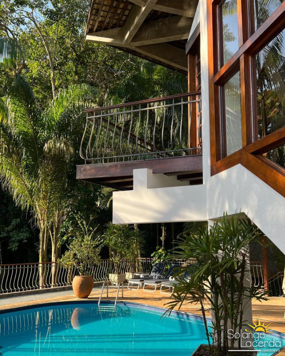 Linda - arquitetura diferenciada - 4 suítes - 100 metros da  - foto 5