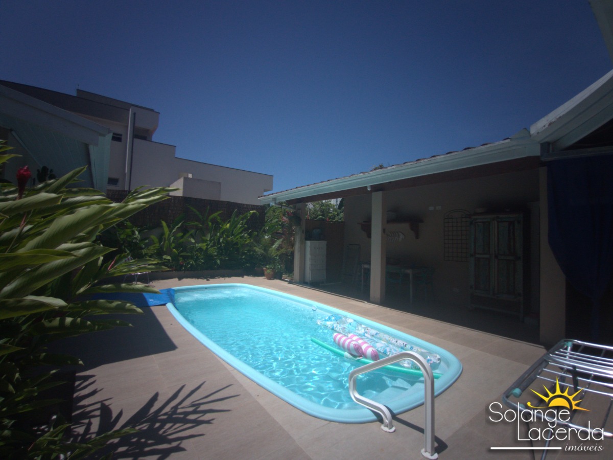 Bela Casa Térrea - Piscina - Escritura Definitiva