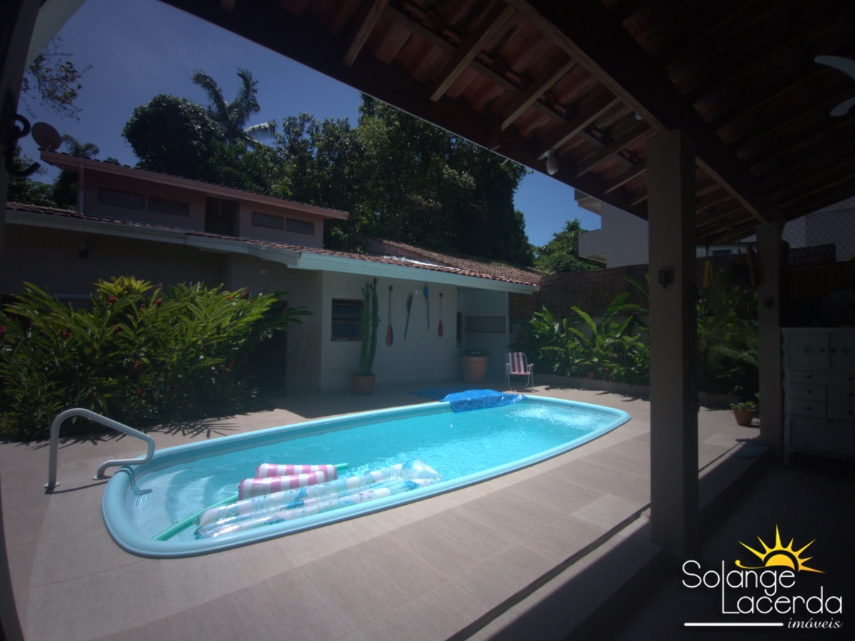 Bela Casa Térrea - Piscina - Escritura Definitiva